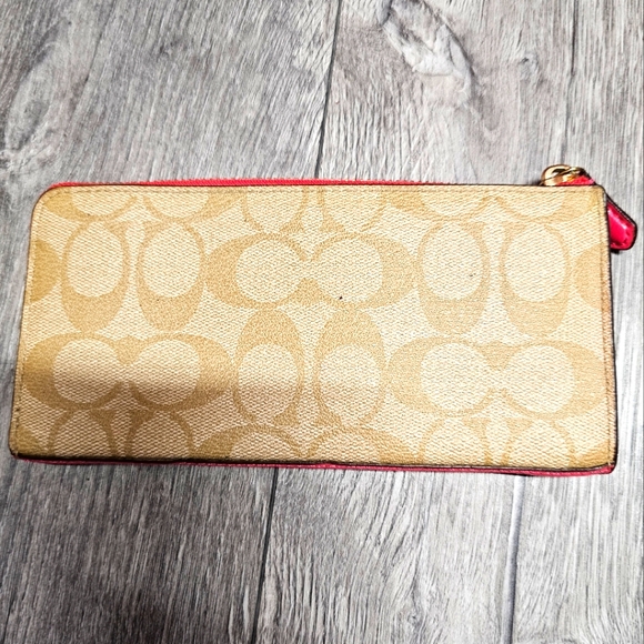 Coach Bags Legacy Signature North/South Swingpack & Payton Signature Zip Wallet - Picture 7 of 13